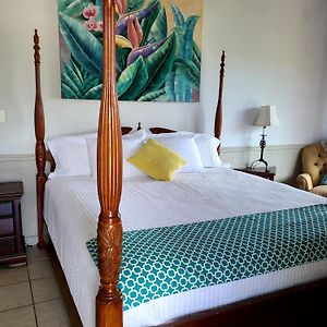 Deluxe King Studio